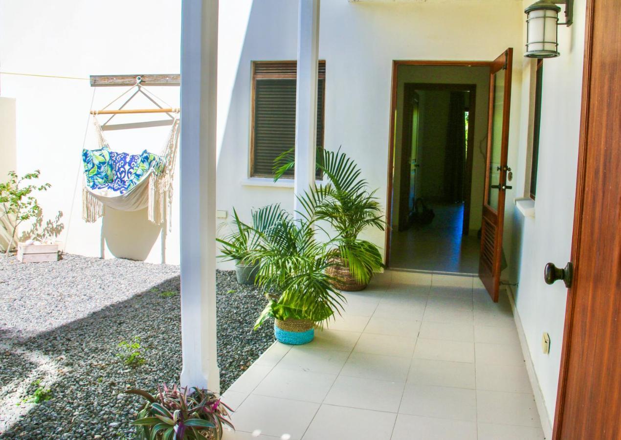 The Hideaway At Hughes Point Hotel Freetown Ngoại thất bức ảnh
