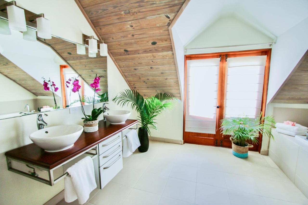 The Hideaway At Hughes Point Hotel Freetown Ngoại thất bức ảnh
