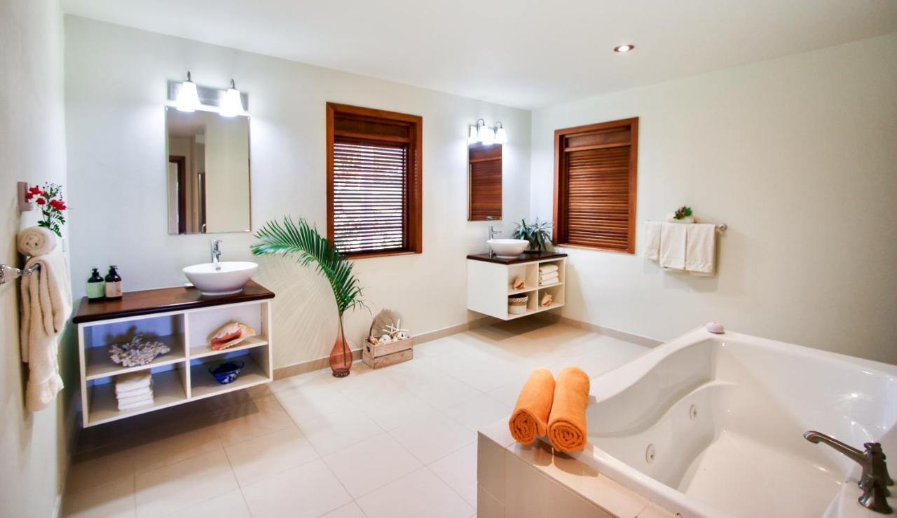 The Hideaway At Hughes Point Hotel Freetown Ngoại thất bức ảnh